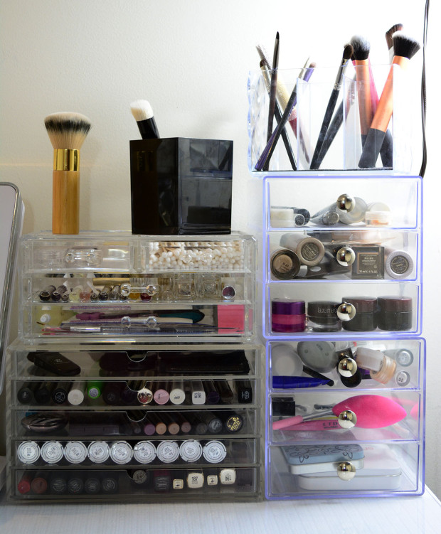 Vanity & makeup storage