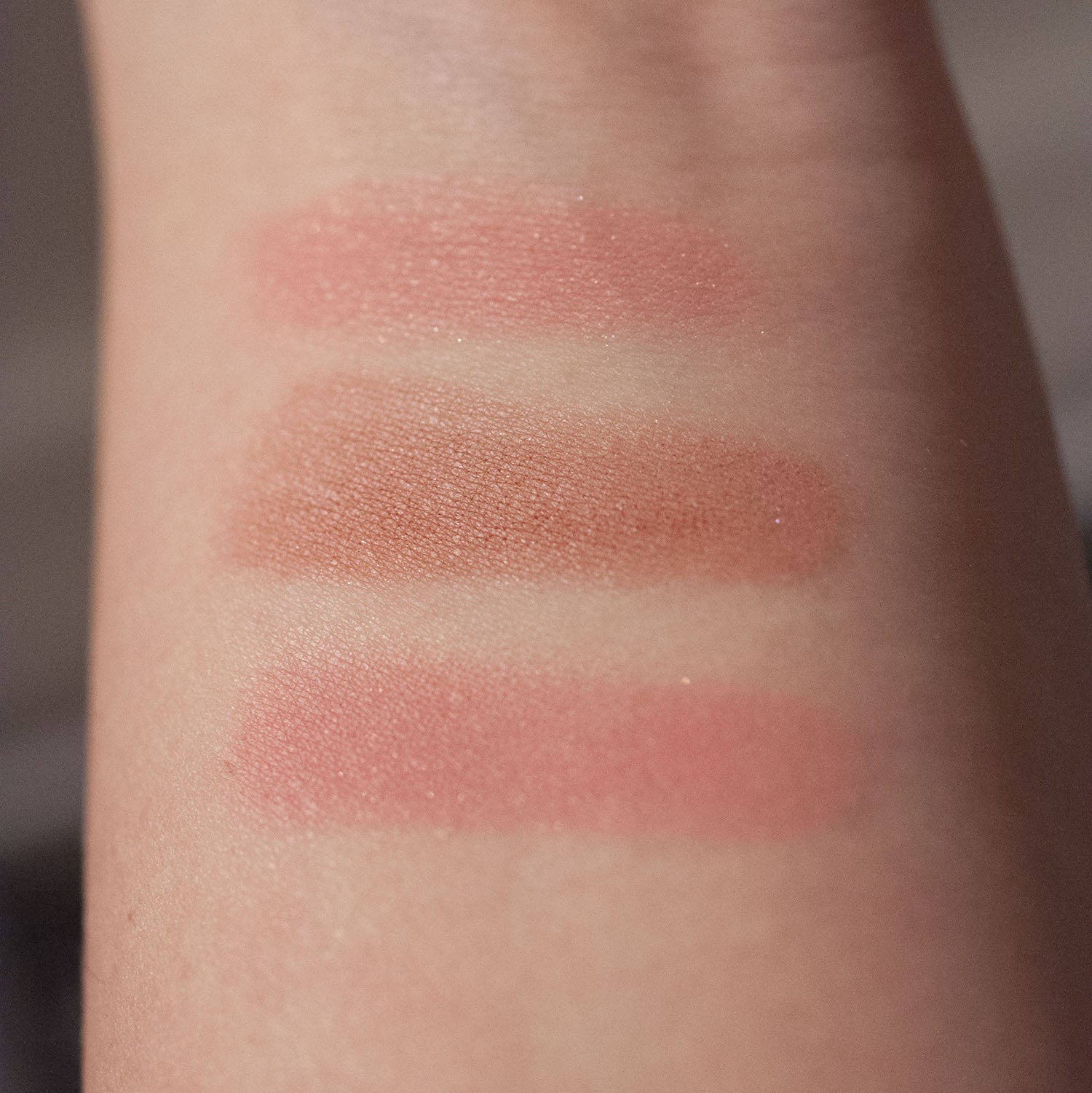 DSC_9Hourglass Ambient Lighting Blush Swatches
