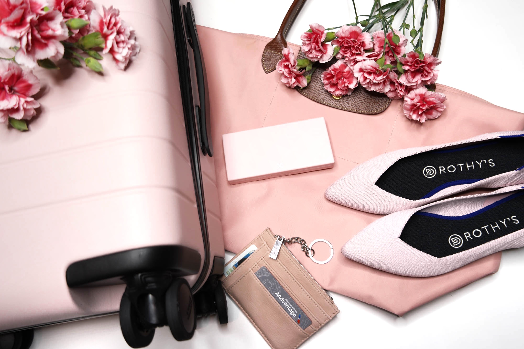 5 Must-Have Millennial Pink Travel Accessories